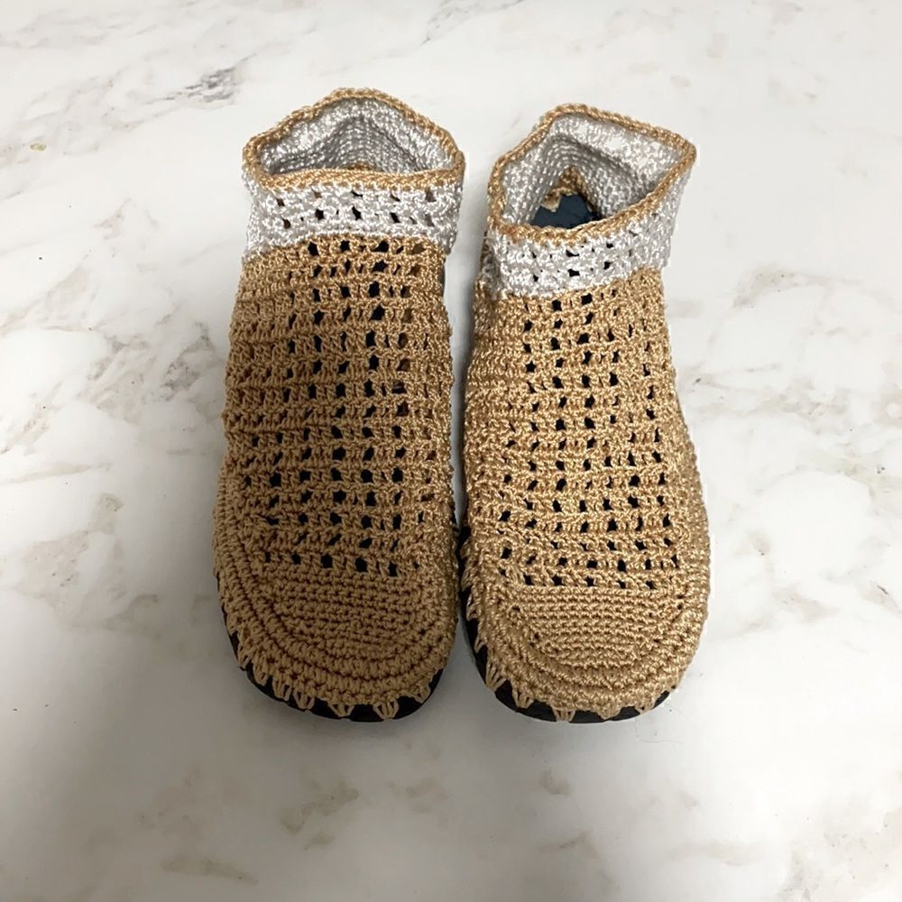 Cobra
crochet shoes  